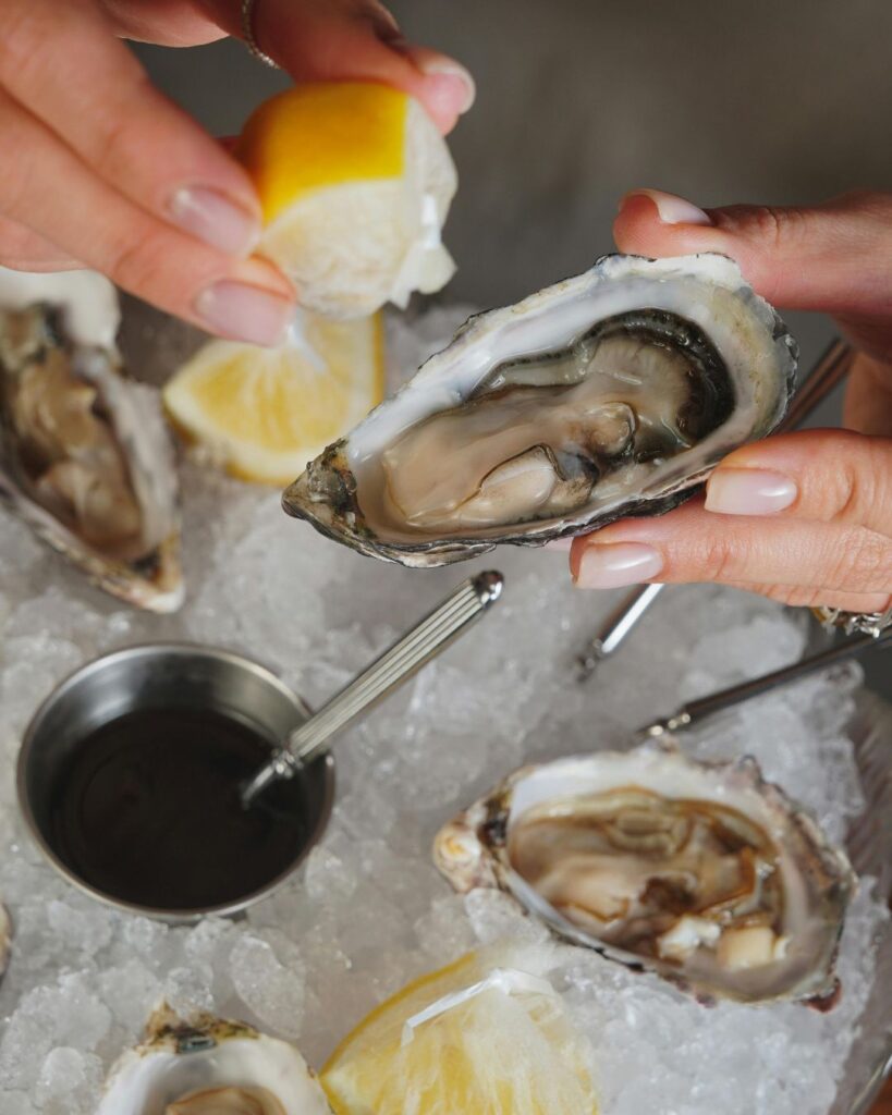 degustation huitres en bateau sete evasion thau